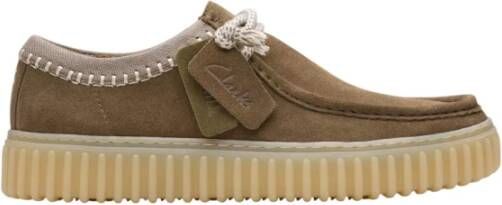 Clarks Moderne olijfgroene suède veterschoenen