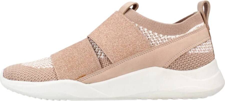 Clarks Stijlvolle Slip-On Sneakers voor Vrouwen Beige Dames