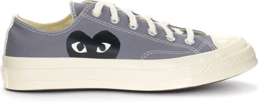 Comme des Garçons Play Grijze Canvas Lage Sneaker met Zwart Hart Gray Dames