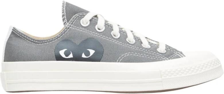 Comme des Garçons Play Grijze Canvas Lage Sneaker met Zwart Hart Gray Unisex