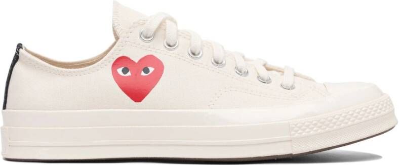 Comme des Garçons Play Witte Sneakers Urban Elegance Heart Design