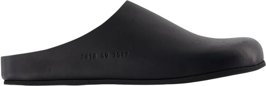 Common Projects Canvas Mule