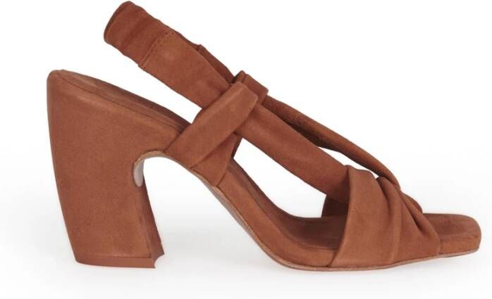 Cortana Costa sandaal in terracotta suède