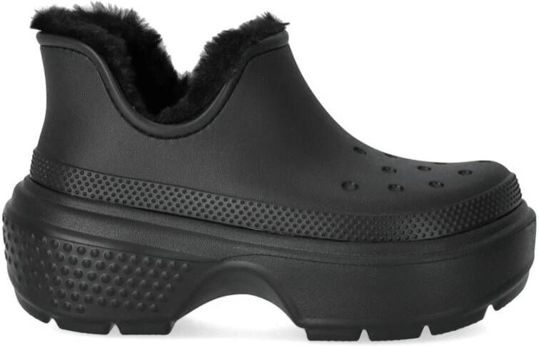 Crocs Zwarte enkellaarsjes met faux-fur voering Black