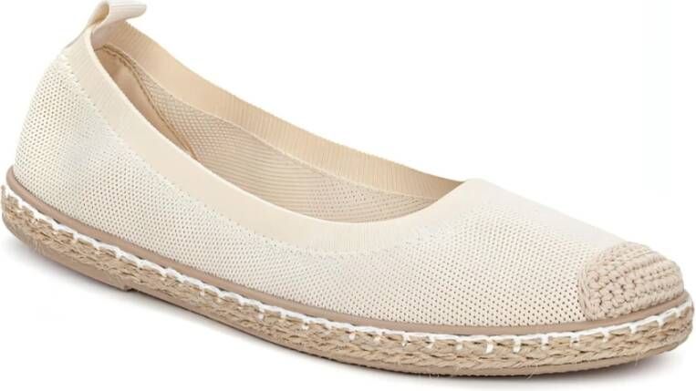 Crosby Beige Gesloten Ballerina's voor Vrouwen