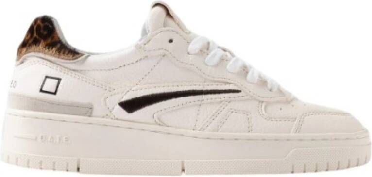 D.a.t.e. Witte Sneakers met Geperforeerde Neus