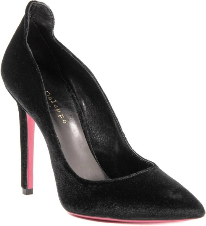 Dee Ocleppo Velvet Pump herdefinieert klassieke silhouet Black Dames