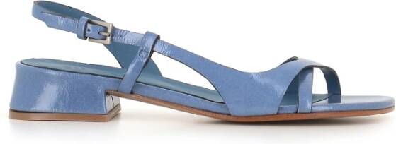 DEL Carlo Blauwe Lakleren Gekruiste Band Sandalen