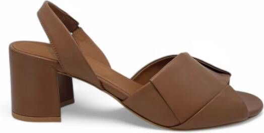 DEL Carlo Bruine Sandalen voor Zomer Outfits
