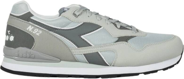 Diadora Grijze Sneakers Model N.92 Stijl