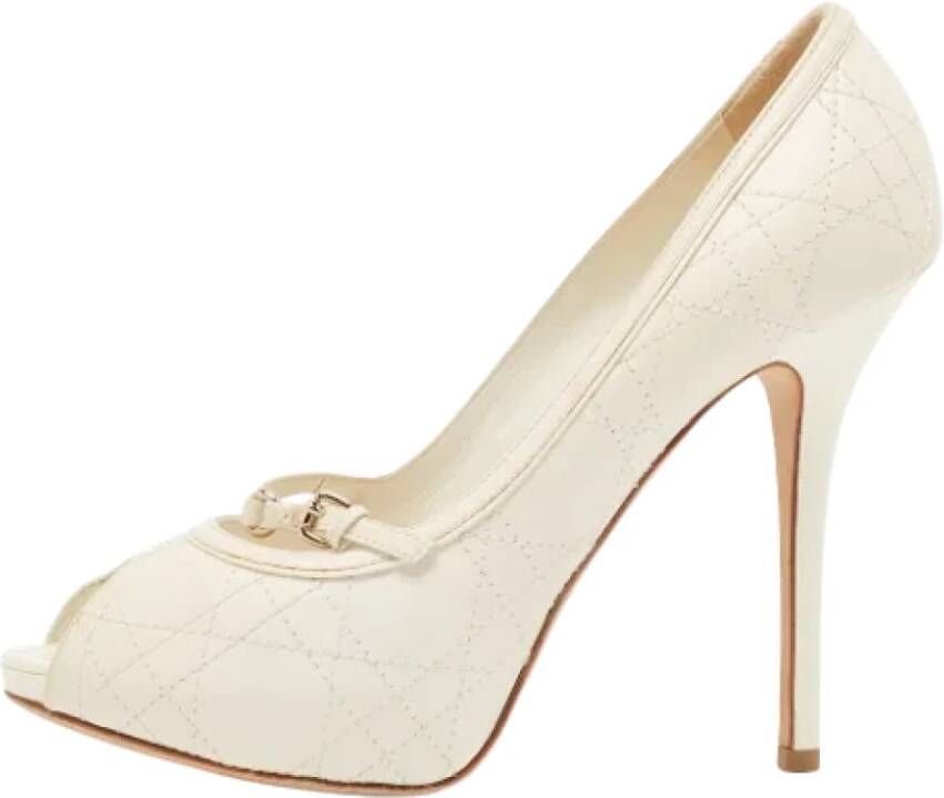 Dior Vintage Pre-owned Leather heels Beige Dames