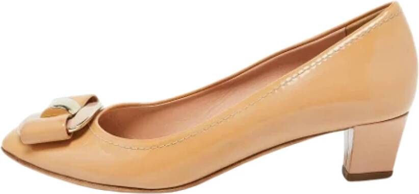Dior Vintage Pre-owned Leather heels Beige Dames
