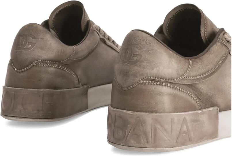 Dolce & Gabbana Grijze Leren Sneaker met Geperforeerde Details