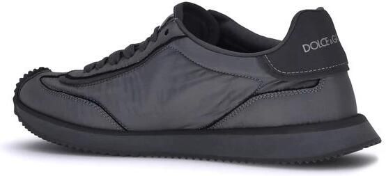 Dolce & Gabbana Sneakers met stedelijke stijl en verfijnde details
