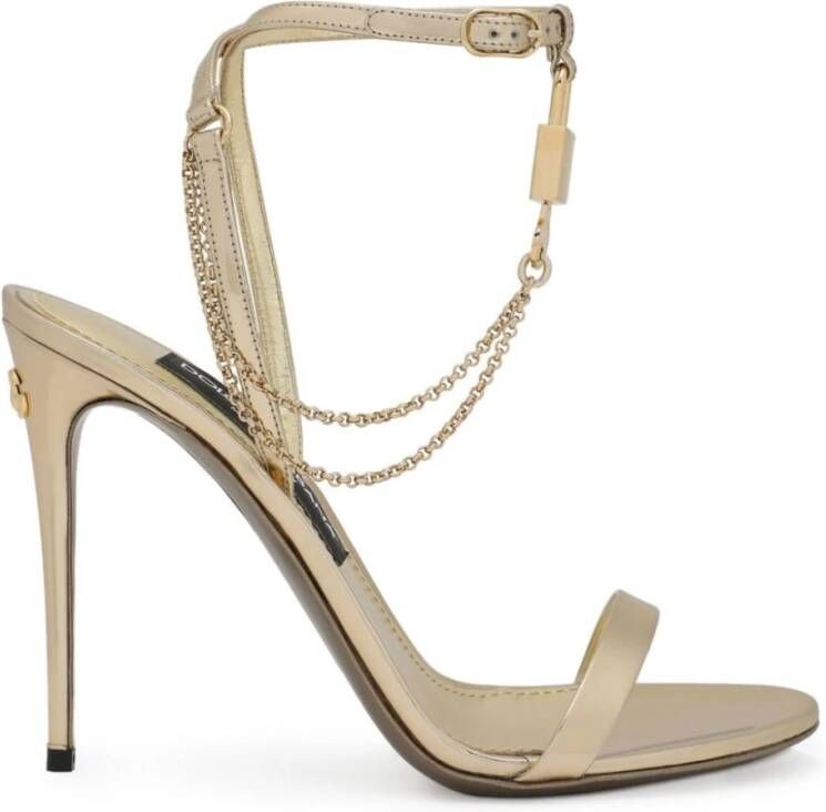 Dolce & Gabbana Gouden Gelamineerde Leren Sandalen met Ketting en Slot Beige Dames