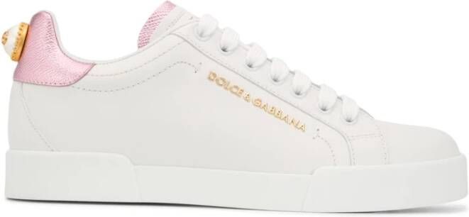 Dolce & Gabbana Klassieke Sneaker met Contrasterende Hak en Kunstmatige Parelversieringen White Dames