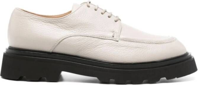 Doucal's Refined Grey Leather Loafers With Modern Sole in grijs