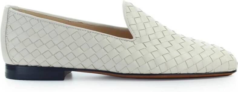 Doucal's Crèmekleurige Geweven Loafers voor Stijlvolle Vrouwen White Dames