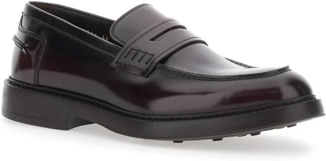 Doucal's Bordeauxrode Leren Loafers Iconisch Ontwerp Red Heren