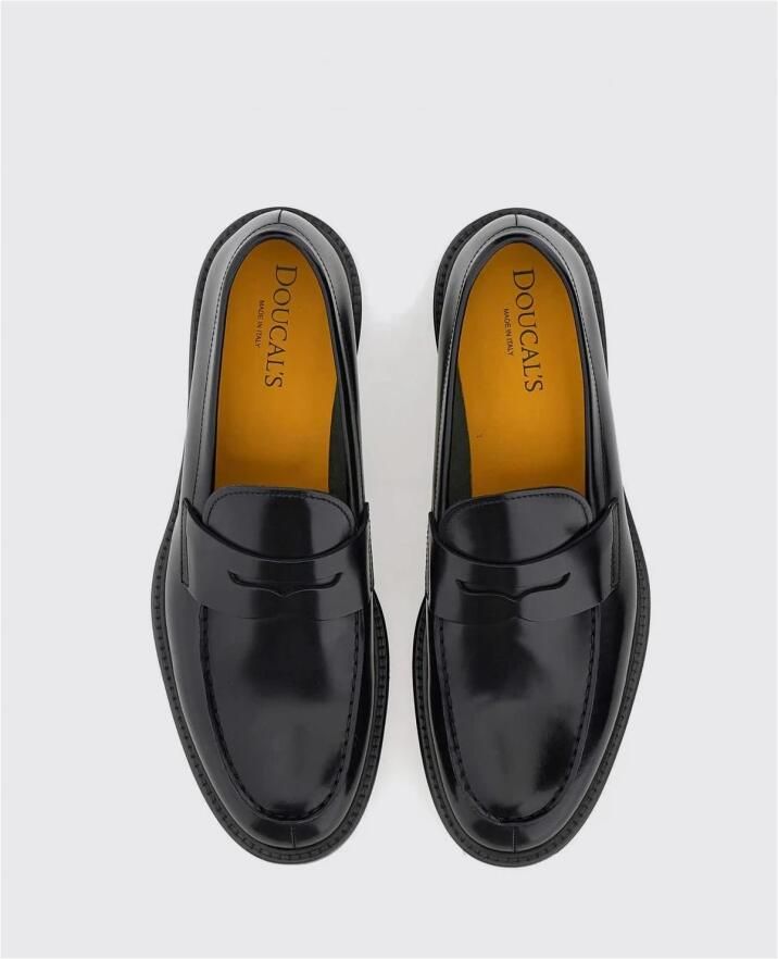 Doucal's Elegante loafers voor formele en casual gelegenheden