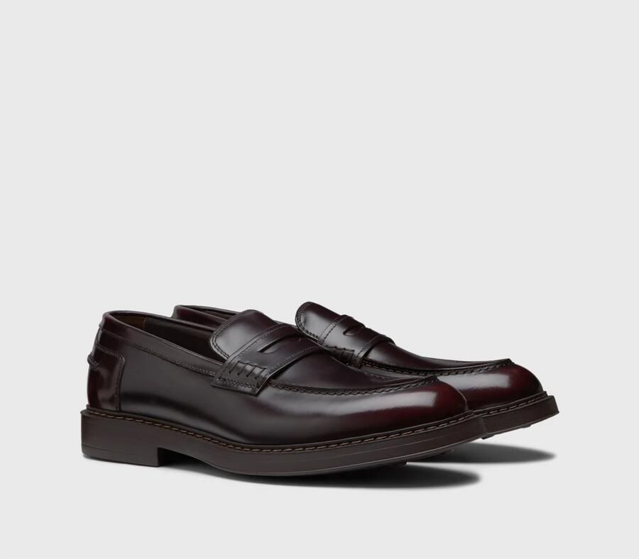 Doucal's Bordeauxrode Leren Loafers Iconisch Ontwerp Red Heren