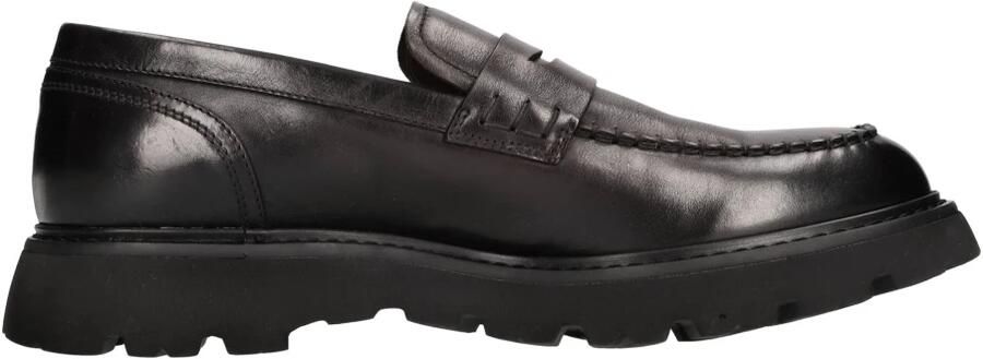 Doucal's Platte schoenen Bruin