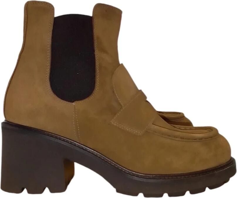 Doucal's Siena Chelsea Boot