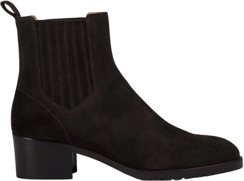 Doucal's Stivaletto in suede