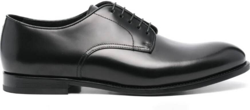 Doucal's Schoenen met veters