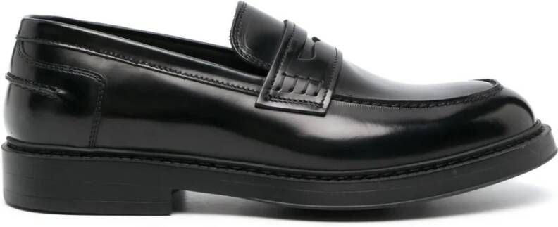 Doucal's Zwarte Leren Loafers Slip-On Stijl Black Heren