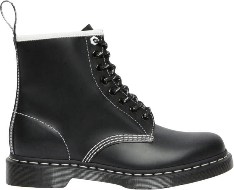 Dr. Martens 1460 Gladleren veterschoenen