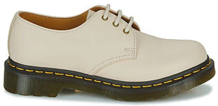 Dr. Martens Tijdloze stijl met iconische veterschoenen Beige Dames