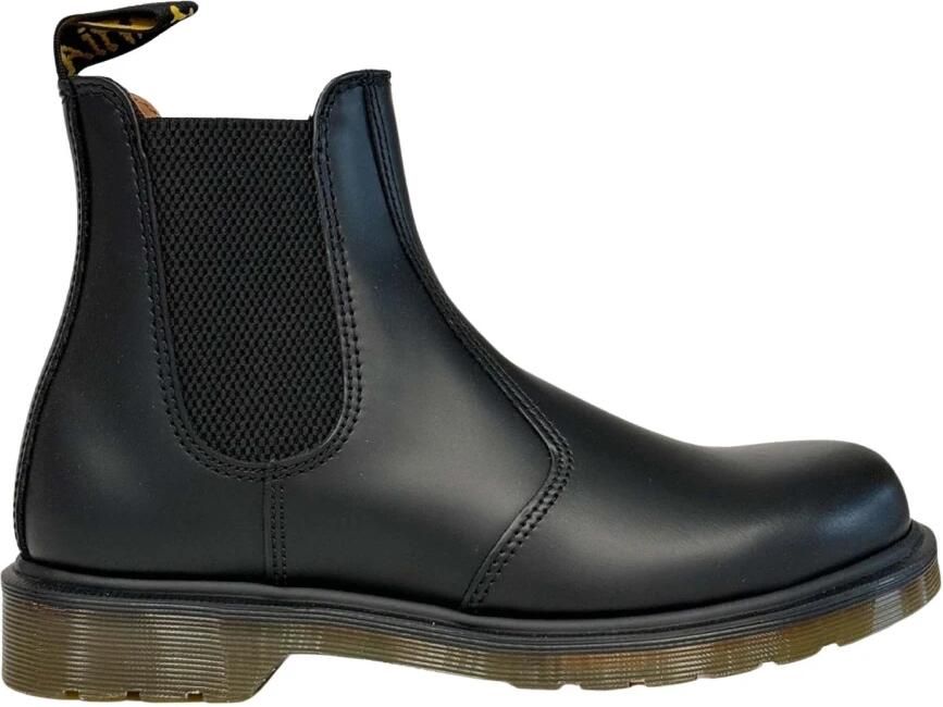 Dr. Martens 2976 Smooth Chelsea Boot