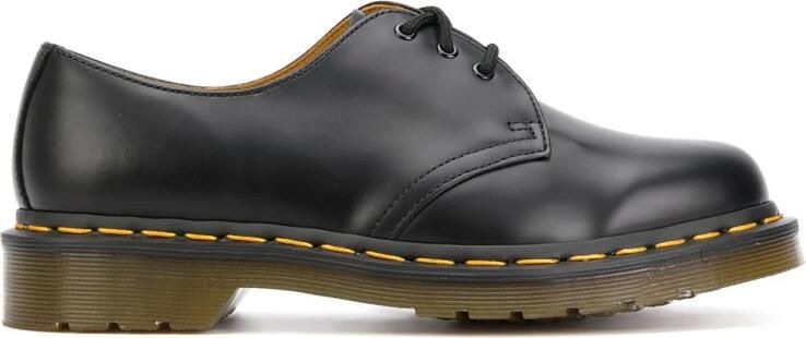 Dr. Martens Laced Schoenen
