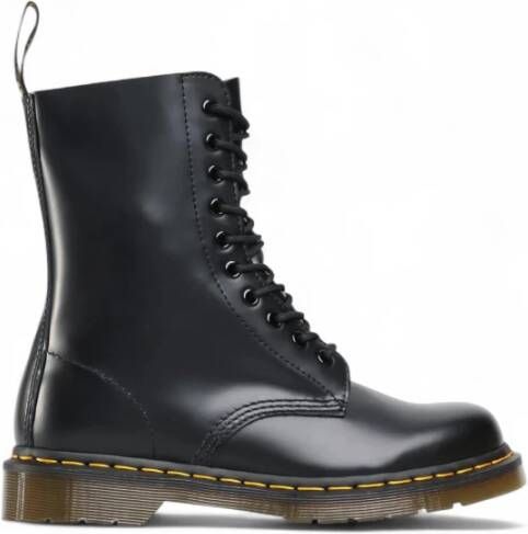 Dr. Martens Klassieke 10-gaats punkstijl laars