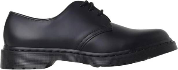 Dr. Martens Stijlvolle zwarte platte schoenen voor Black