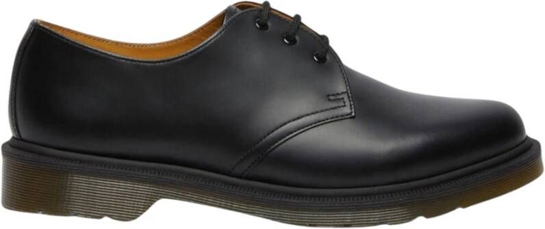 Dr. Martens Klassieke Schoen van Glad Leer