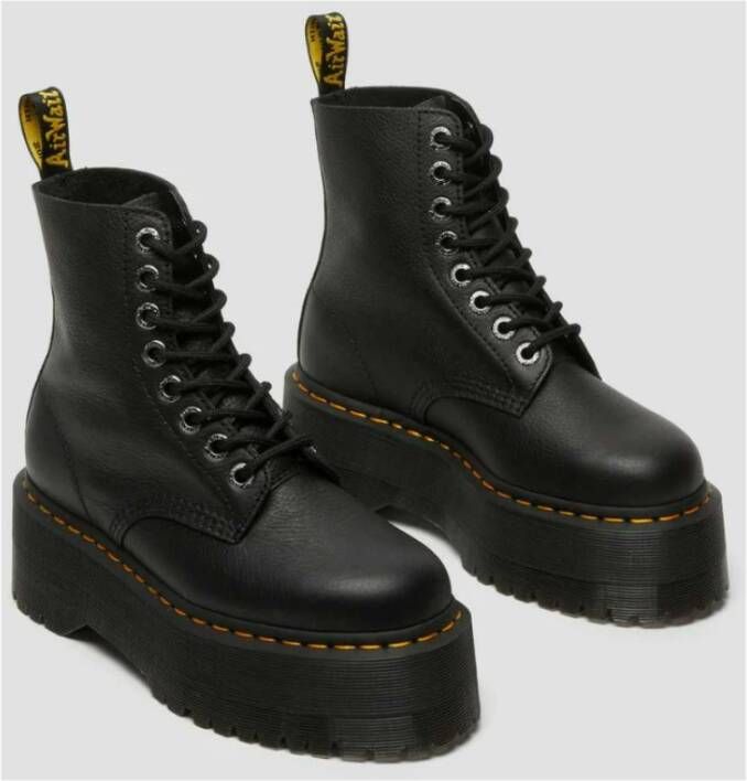 Dr. Martens Zwarte veterschoenen met hoge platform voor moedige vrouwen Black Dames