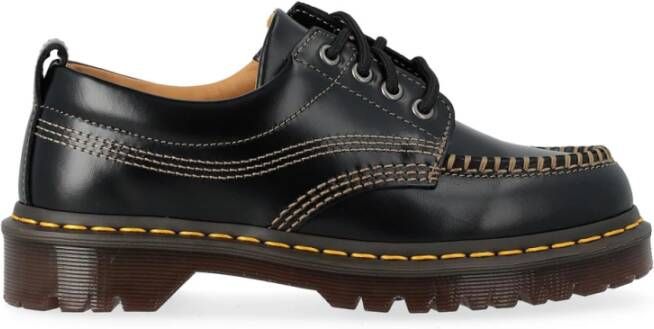 Dr. Martens Lowell 4-Oogjes Veterschoen