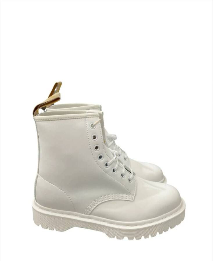 Dr. Martens Vegan Veterlaarzen voor Moderne Vrouwen White Dames