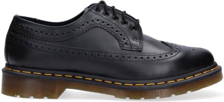 Dr. Martens Klassieke zwarte sneakers met iconische stijl Black