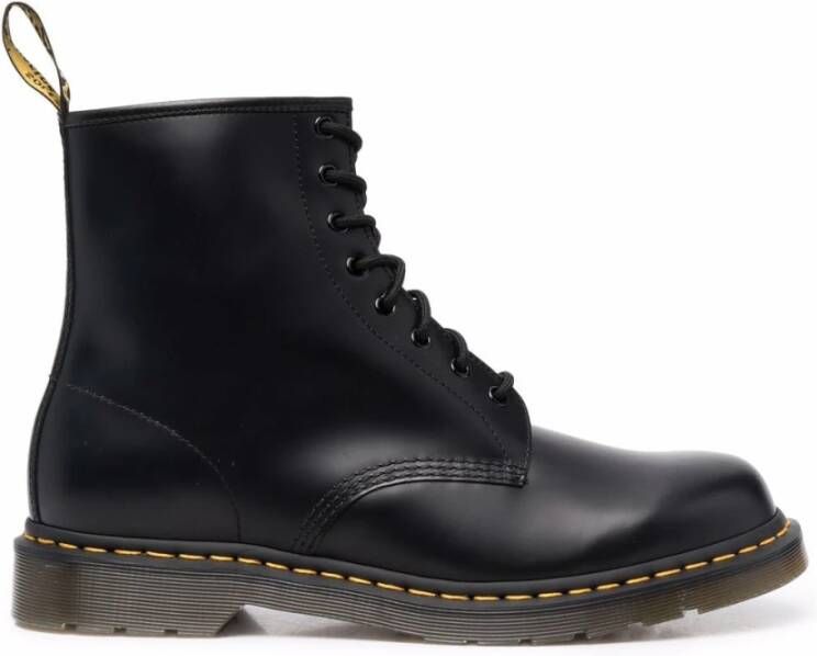 Dr. Martens Zwarte Laarzen Gladde Stijl