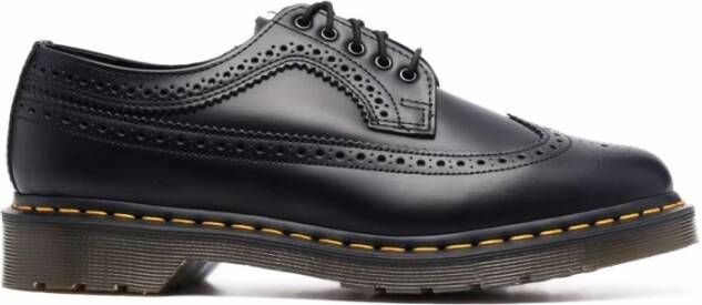 Dr. Martens Klassieke zwarte sneakers met iconische stijl Black