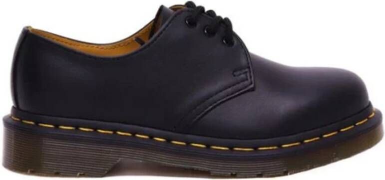 Dr. Martens Zwarte Veterschoenen Stijlvol en Comfortabel Black Unisex