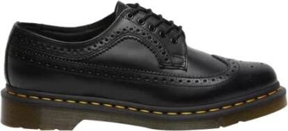 Dr. Martens Klassieke zwarte sneakers met iconische stijl Black