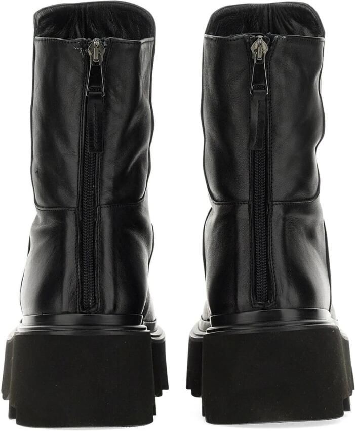 Elena Iachi Gevoerde leren plateau boot - Foto 2