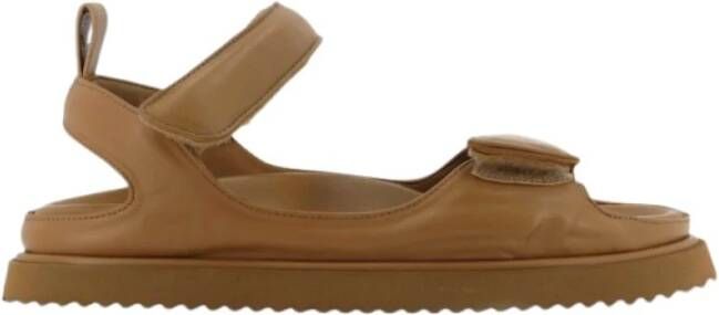 Elena Iachi Platte sandalen met 30 mm hak
