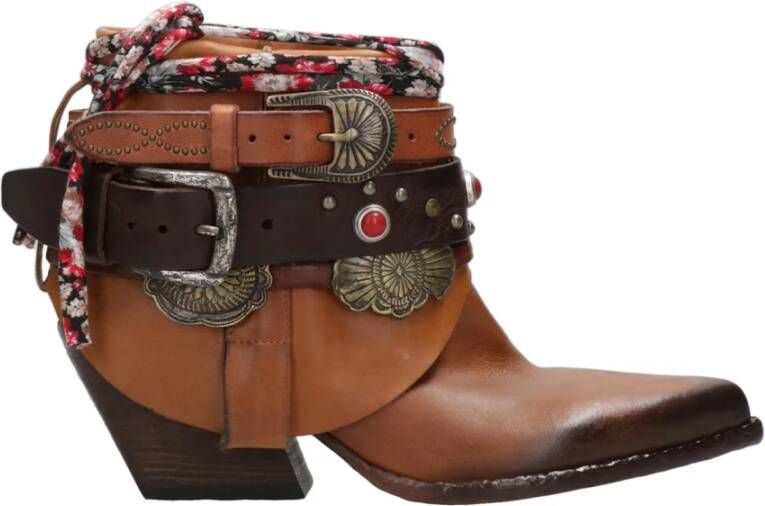Elena Iachi Studded Leren Enkellaarzen