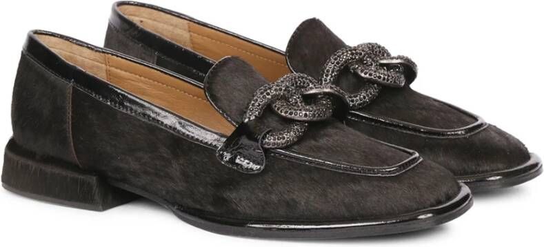 Emanuelle Vee Animalier Leren Loafers met Kettingdetail Black Dames