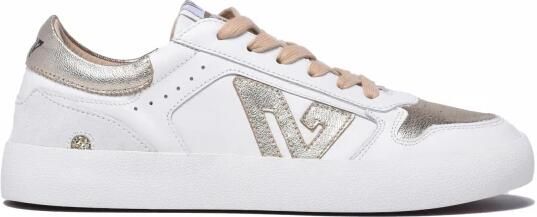 E uelle Vee Sneaker